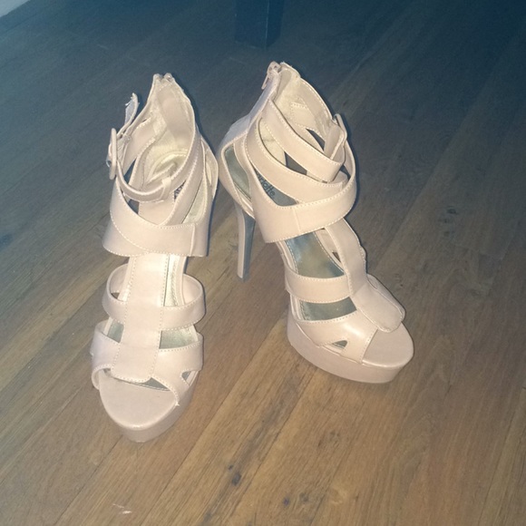 Shoes - Picture 1 of 3